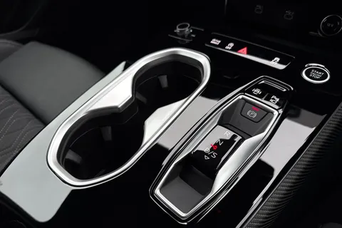 DX25UPN Audi A6 Avant Avant Edition 1 TFSI  204 PS S tronic Thumbnail #24