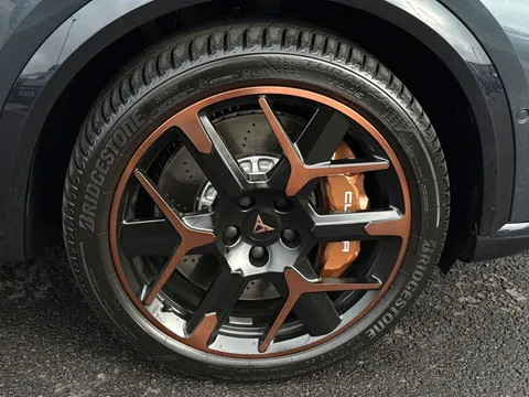 KT74VJC CUPRA Formentor 2.0 TSI 333 VZ3 5dr DSG 4Drive*** PANORAMIC SUNROOF*** Thumbnail #7