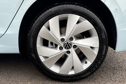 GF25HSX Volkswagen Golf 1.5 TSI 204 Match eHybrid 5dr DSG Thumbnail #11