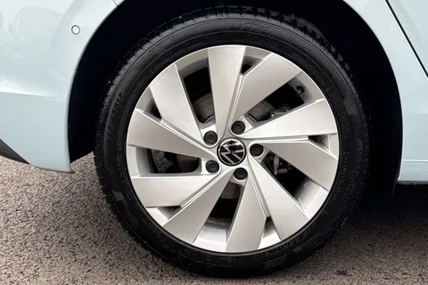 GF25HSX Volkswagen Golf 1.5 TSI 204 Match eHybrid 5dr DSG Thumbnail #12