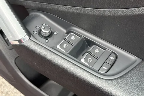 KP69VCW Audi Q2 1.5 TFSI CoD 35 S line S Tronic Euro 6 (s/s) 5dr Thumbnail #22