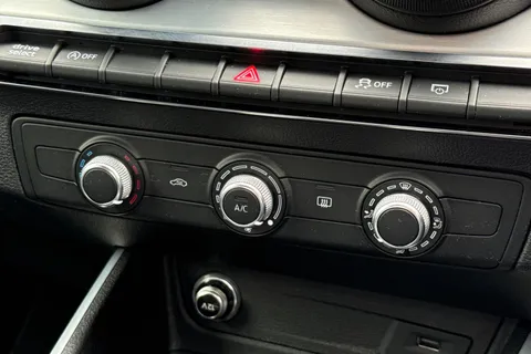 KP69VCW Audi Q2 1.5 TFSI CoD 35 S line S Tronic Euro 6 (s/s) 5dr Thumbnail #23