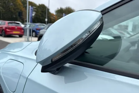 GF25HSX Volkswagen Golf 1.5 TSI 204 Match eHybrid 5dr DSG Thumbnail #28