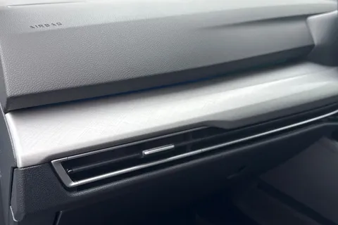 GF25HSX Volkswagen Golf 1.5 TSI 204 Match eHybrid 5dr DSG Thumbnail #33