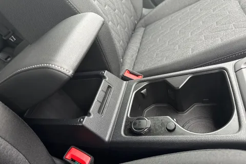 GF25HSX Volkswagen Golf 1.5 TSI 204 Match eHybrid 5dr DSG Thumbnail #40