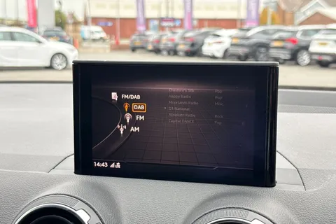 KP69VCW Audi Q2 1.5 TFSI CoD 35 S line S Tronic Euro 6 (s/s) 5dr Thumbnail #47