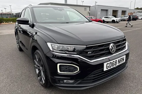 GD68NRN Volkswagen T-Roc 1.6 TDI R-Line Euro 6 (s/s) 5dr Thumbnail #9