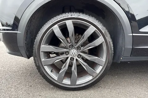 GD68NRN Volkswagen T-Roc 1.6 TDI R-Line Euro 6 (s/s) 5dr Thumbnail #11