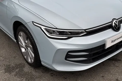 DF25AOT Volkswagen Golf 1.5 eTSI 150 Match 5dr DSG | Rear View Camera | Technology Pack Thumbnail #9