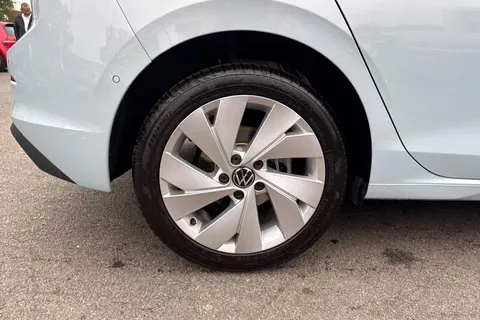 DF25AOT Volkswagen Golf 1.5 eTSI 150 Match 5dr DSG | Rear View Camera | Technology Pack Thumbnail #11