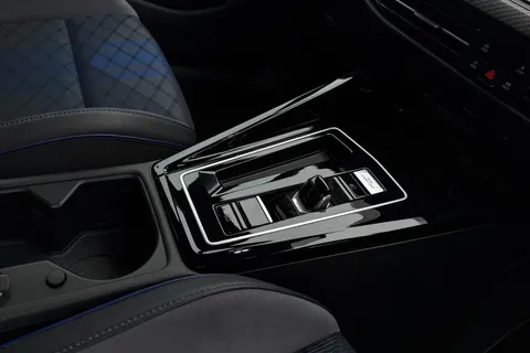 CK23SRX Volkswagen Golf 2.0 TSI 320 R 4Motion 5dr DSG **HARMON KARDON, WINTER PACK** Thumbnail #24