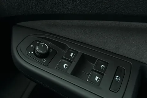 CK23SRX Volkswagen Golf 2.0 TSI 320 R 4Motion 5dr DSG **HARMON KARDON, WINTER PACK** Thumbnail #40