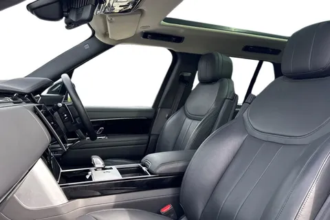 3 of 49 for LAND ROVER RANGE ROVER 3.0 D300 HSE 4dr Auto