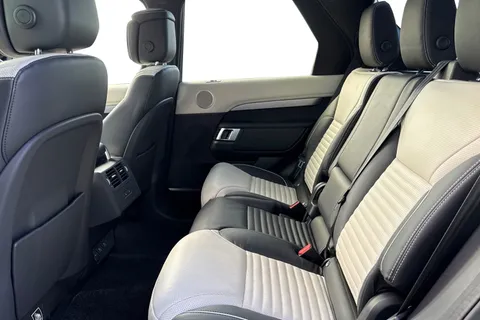 KP24MKG Land Rover Discovery 3.0 D300 Dynamic HSE 5dr Thumbnail #5