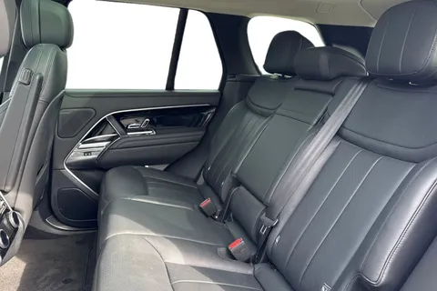 4 of 49 for LAND ROVER RANGE ROVER 3.0 D300 HSE 4dr Auto