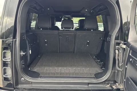 KJ24JNO Land Rover Defender 110 2.0 P400e 110 X 5dr Thumbnail #11