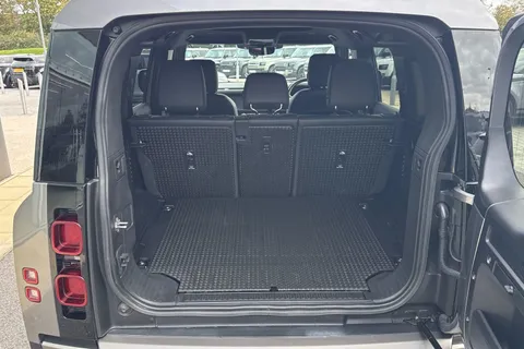 KW73XEX Land Rover Defender 110 3.0 D300 110 X-Dynamic SE 5dr Thumbnail #12