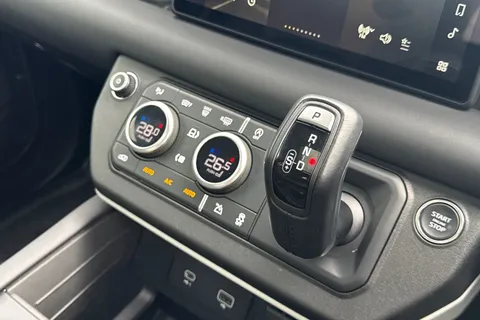 KW73XEX Land Rover Defender 110 3.0 D300 110 X-Dynamic SE 5dr Thumbnail #15