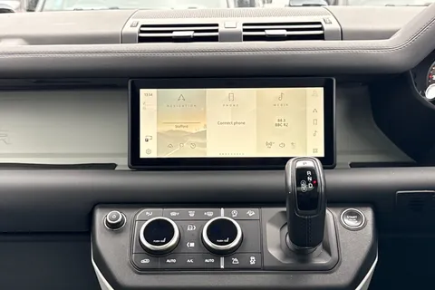 KW73XEX Land Rover Defender 110 3.0 D300 110 X-Dynamic SE 5dr Thumbnail #16