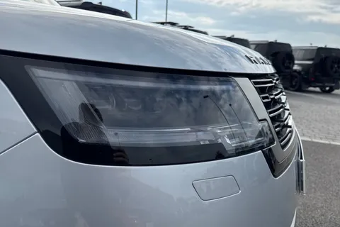 18 of 49 for LAND ROVER RANGE ROVER 3.0 D300 HSE 4dr Auto