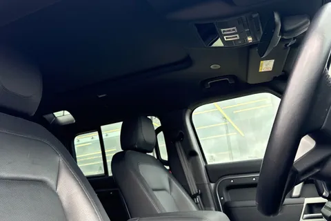 KW73XEX Land Rover Defender 110 3.0 D300 110 X-Dynamic SE 5dr Thumbnail #23