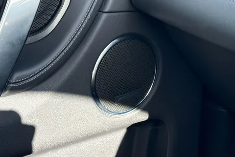 KR24BAA Land Rover Discovery Sport 2.0 D200 Dynamic HSE 5dr Thumbnail #25