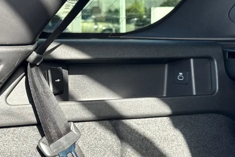 KR24BAA Land Rover Discovery Sport 2.0 D200 Dynamic HSE 5dr Thumbnail #28