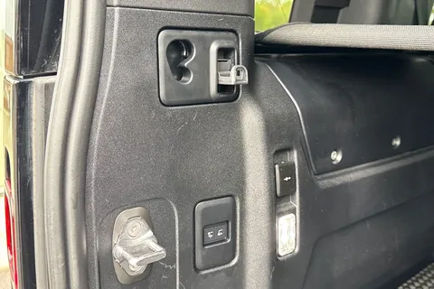 KK24LFH Land Rover Defender 110 2.0 P300e X-Dynamic HSE 5dr Thumbnail #29