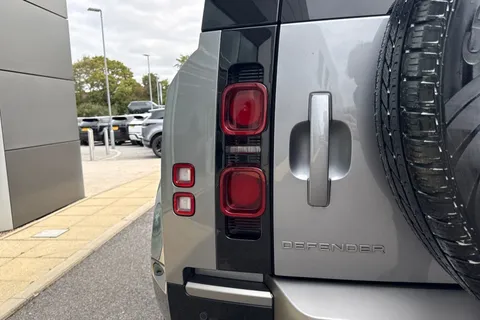 KW73XEX Land Rover Defender 110 3.0 D300 110 X-Dynamic SE 5dr Thumbnail #28