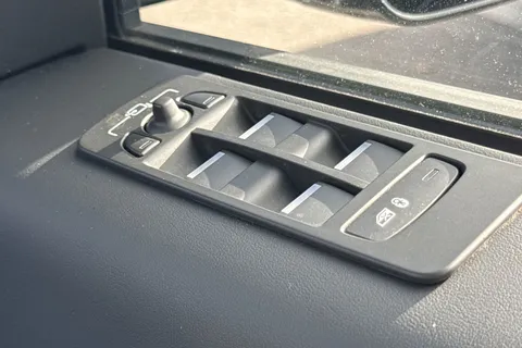 KR24BAA Land Rover Discovery Sport 2.0 D200 Dynamic HSE 5dr Thumbnail #31