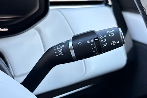 31 of 37 for LAND ROVER RANGE ROVER SPORT 3.0 D300 Dynamic SE 5dr Auto