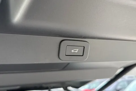 31 of 49 for LAND ROVER RANGE ROVER 3.0 D300 HSE 4dr Auto