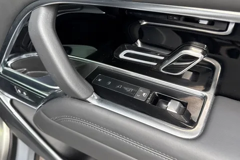 37 of 49 for LAND ROVER RANGE ROVER 3.0 D300 HSE 4dr Auto