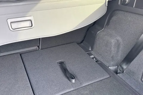 KR24BAA Land Rover Discovery Sport 2.0 D200 Dynamic HSE 5dr Thumbnail #40