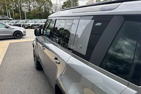 KW73XEX Land Rover Defender 110 3.0 D300 110 X-Dynamic SE 5dr Thumbnail #39