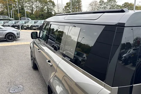 KK24LFH Land Rover Defender 110 2.0 P300e X-Dynamic HSE 5dr Thumbnail #43