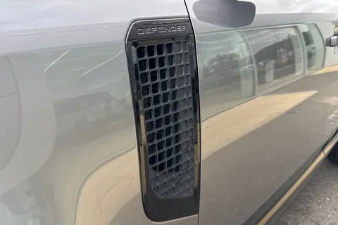 KW73XEX Land Rover Defender 110 3.0 D300 110 X-Dynamic SE 5dr Thumbnail #41