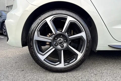 PX23OLJ Audi A1 Black Edition 30 TFSI 110 PS S tronic Thumbnail #13