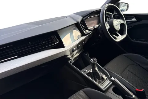 PX23OLJ Audi A1 Black Edition 30 TFSI 110 PS S tronic Thumbnail #16