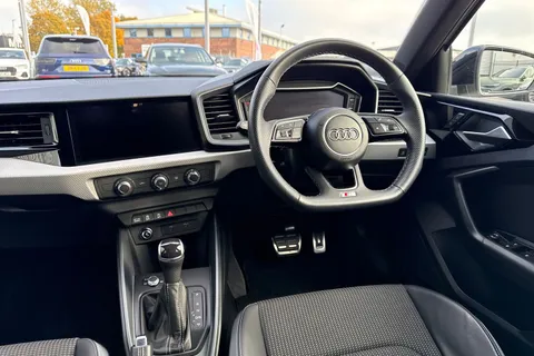 PX23OLJ Audi A1 Black Edition 30 TFSI 110 PS S tronic Thumbnail #19