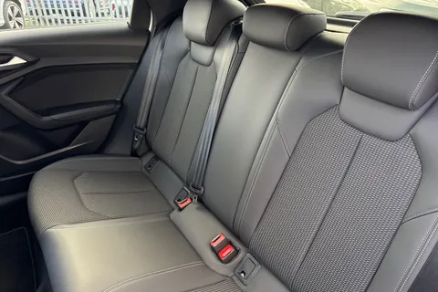 PX23OLJ Audi A1 Black Edition 30 TFSI 110 PS S tronic Thumbnail #20