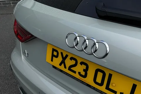 PX23OLJ Audi A1 Black Edition 30 TFSI 110 PS S tronic Thumbnail #34