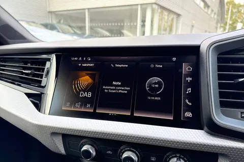 PX23OLJ Audi A1 Black Edition 30 TFSI 110 PS S tronic Thumbnail #47