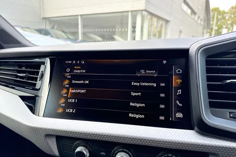 PX23OLJ Audi A1 Black Edition 30 TFSI 110 PS S tronic Thumbnail #50