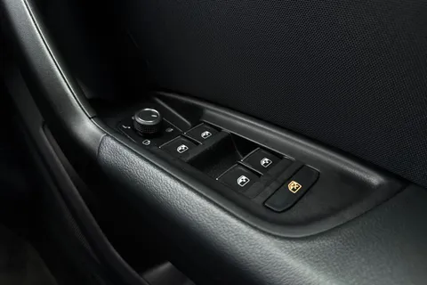 PX23OLJ Audi A1 Black Edition 30 TFSI 110 PS S tronic Thumbnail #59