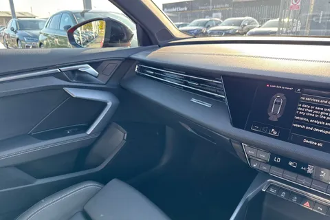 PX25XMY Audi A3 Black Edition 35 TFSI 150 PS S tronic Thumbnail #16