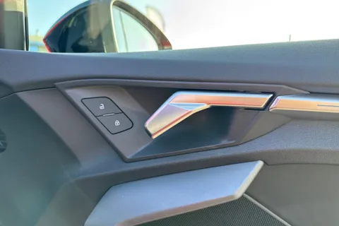 PX25XMY Audi A3 Black Edition 35 TFSI 150 PS S tronic Thumbnail #19