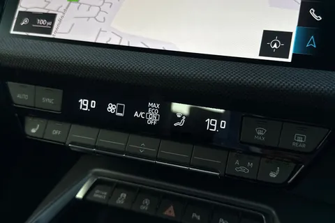 PX25XMY Audi A3 Black Edition 35 TFSI 150 PS S tronic Thumbnail #20