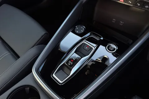 PX25XMY Audi A3 Black Edition 35 TFSI 150 PS S tronic Thumbnail #21