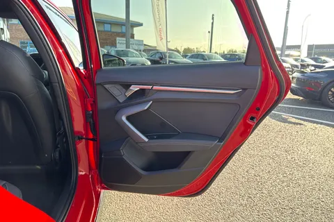 PX25XMY Audi A3 Black Edition 35 TFSI 150 PS S tronic Thumbnail #43